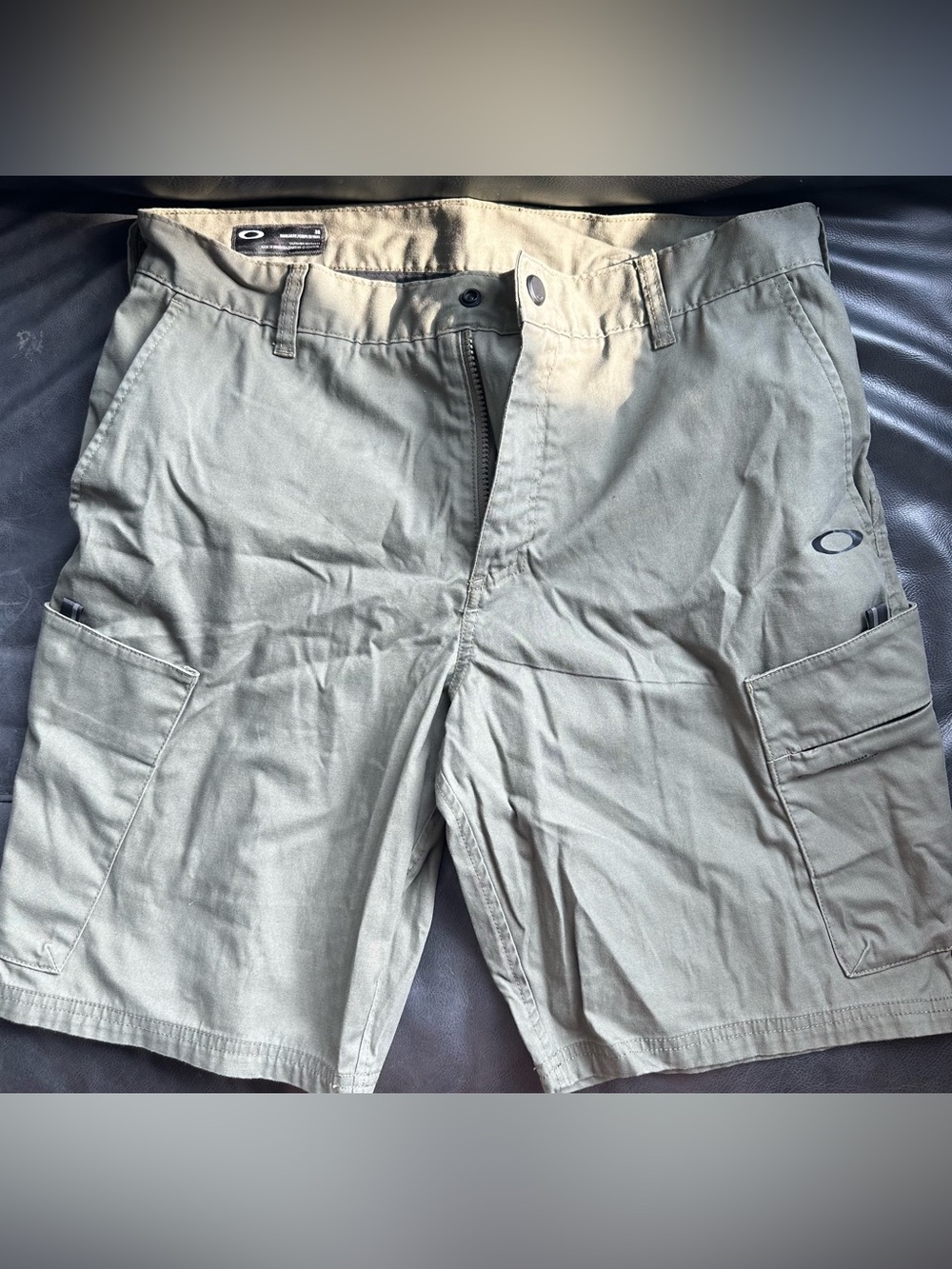 Oakley Men's Light Olive Cargo Shorts - Khaki Green